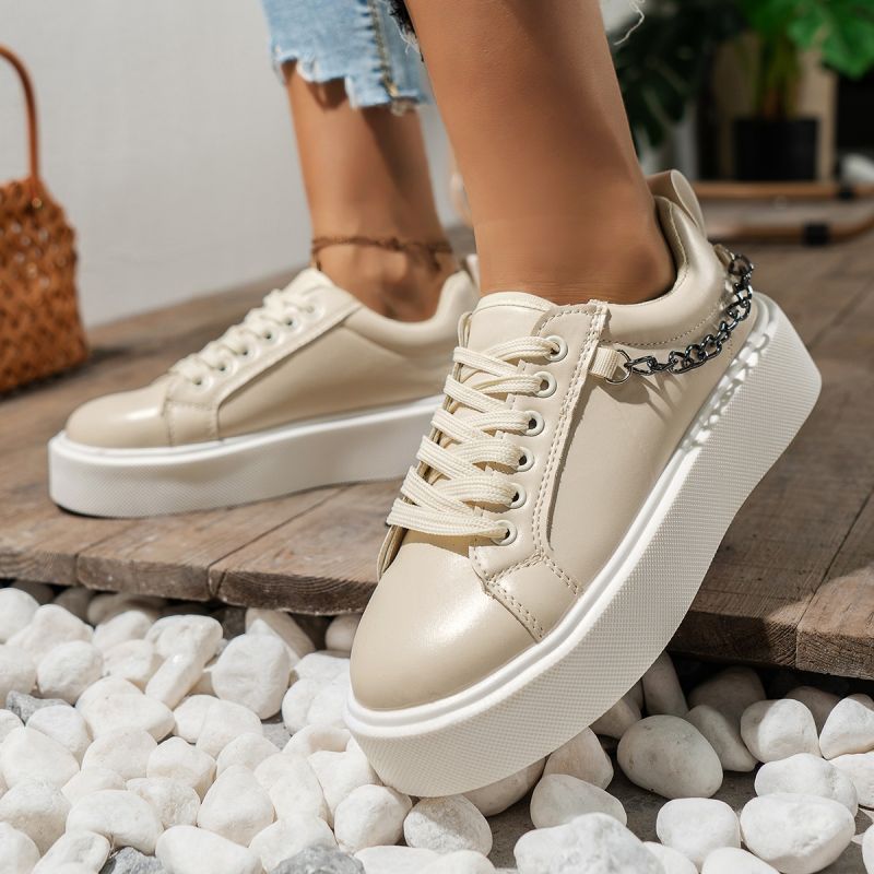 Anneliese Sleek Leather Sneakers med kedjedekor