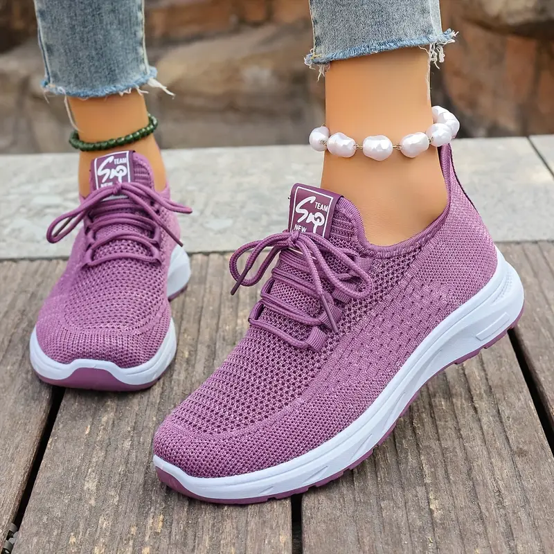 Emma Trendiga sneakers i mesh för utomhusbruk